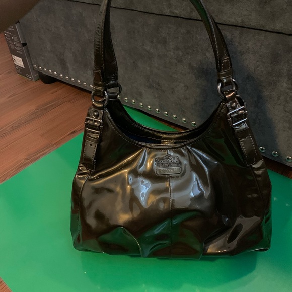 Gray Silver Gunmetal Patent Leather Shoulder Bag - Picture 5 of 11